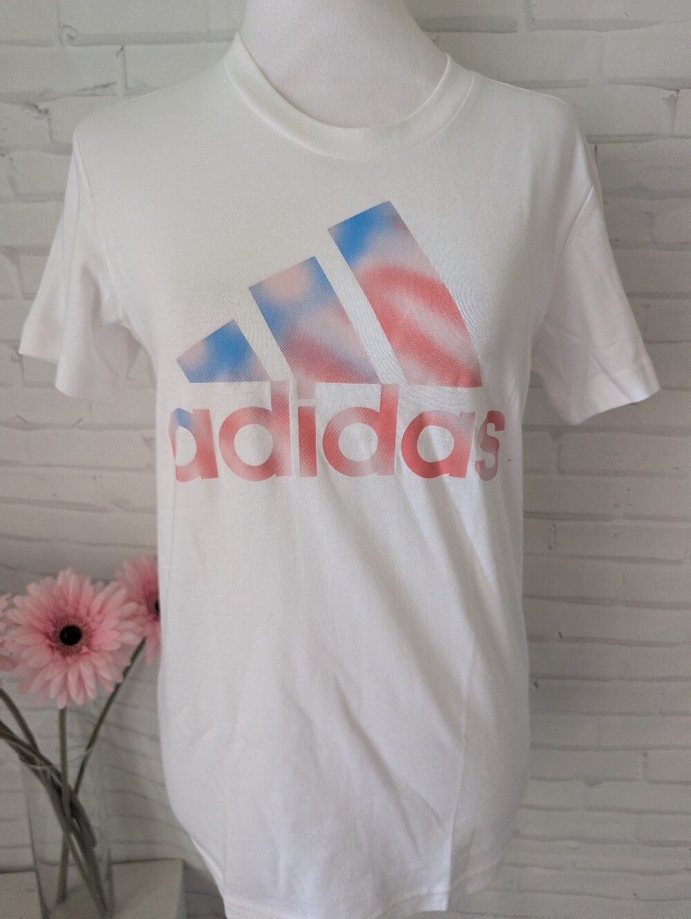 NWT Adidas T-shirt Size XS